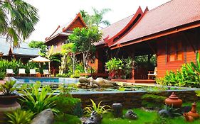 Ruenkanok Thaihouse Resort
